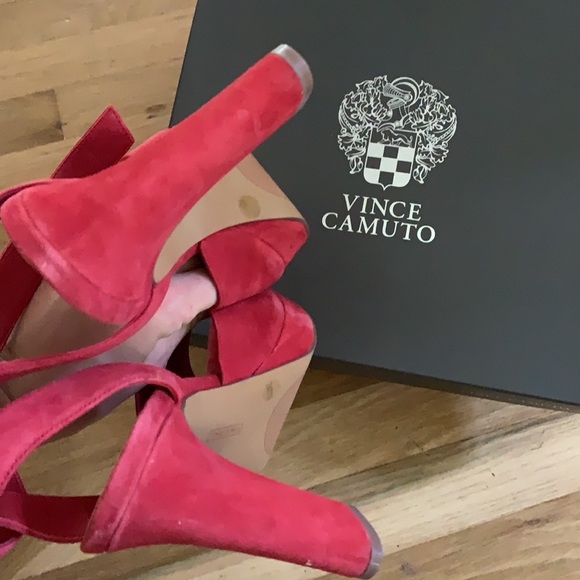 ✨Vince Camuto red pumps✨ - Picture 3 of 5